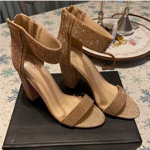 Windsor Sparkly Rose Gold Heels 4 inch
Size 7.5